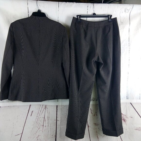 Larry Levine Classics Women's 10P 2 Btn Brown Pinstripe 3pc Pants Skirt … - Picture 6 of 16